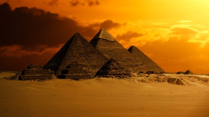 Pyramids-Giza Pyramids of Giza Πυραμίδες της Γκίζας